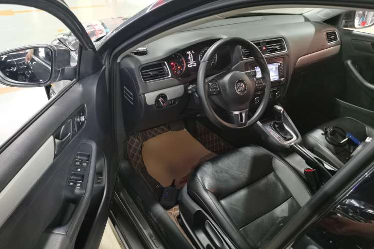 Used Volkswagen Sagitar 2014 Revised Version 1.4TSI Automatic Luxury Edition