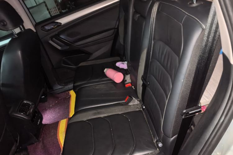 Used Volkswagen Tiguan L 2019 330TSI Automatic Two-Wheel Drive Smart Luxury Version China VI Standard Left Rear Seat