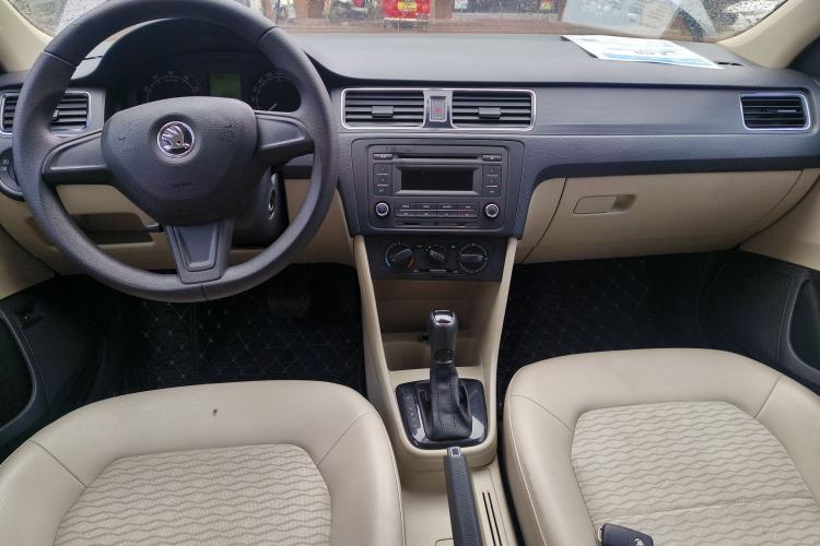 Used Skoda Rapid 2015 1.6L Automatic Smart Selection Model