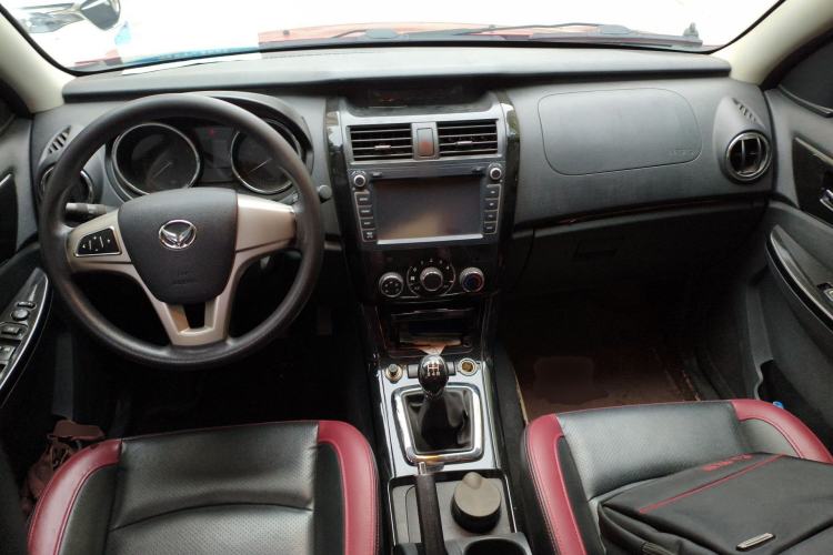 Used HYOSOW S3 2014 1.5L Comfort Version China IV Emission Standard Center Console