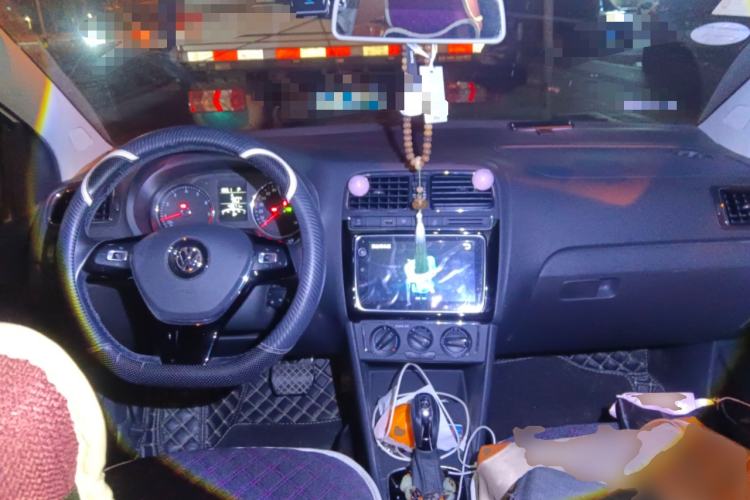 Used Volkswagen Polo 2018 1.5L Automatic Enjoyment Model Center Console