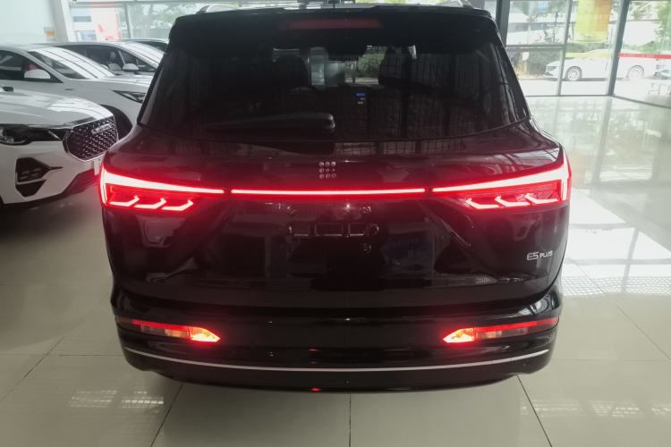 Used Landian E5 PLUS 2026 Model 165km Long-Range First-Adoption Version Ultra 5-seater
