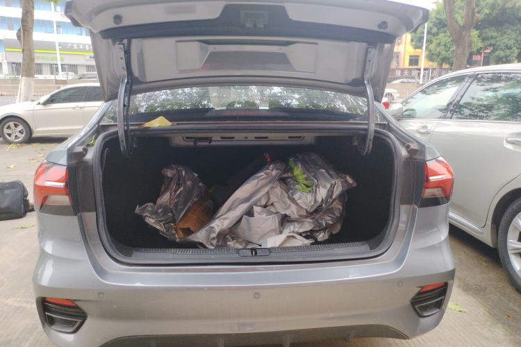 Used Roewe i5 2021 1.5L CVT Diamond Edition