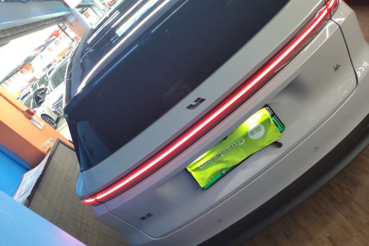 Used Li Auto i6 2025 Model Two-Wheel-Drive Standard Type
