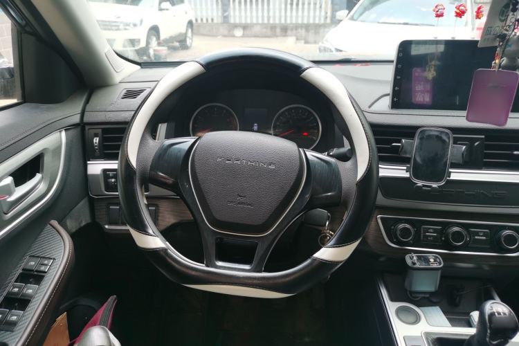 Used FORTHING T5 2023 Grand Edition 1.6L Manual Dream Version Five Seats
