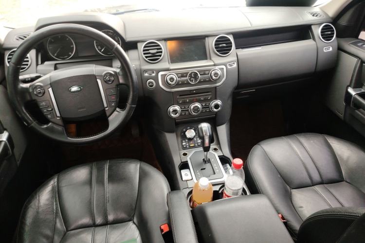 Used Land Rover Discovery 2010 3.0 TDV6 HSE Diesel Edition Center Console