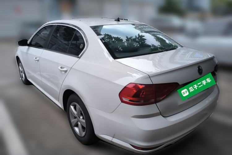 Used Volkswagen Lavida 2015 1.6L Manual Fashion Edition