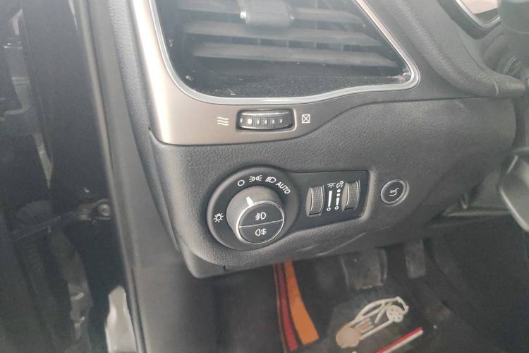 Used Jeep Cherokee 2019 2.0T Four-Wheel Drive Exploration Edition + Autonomous Driving Smart Package China V
