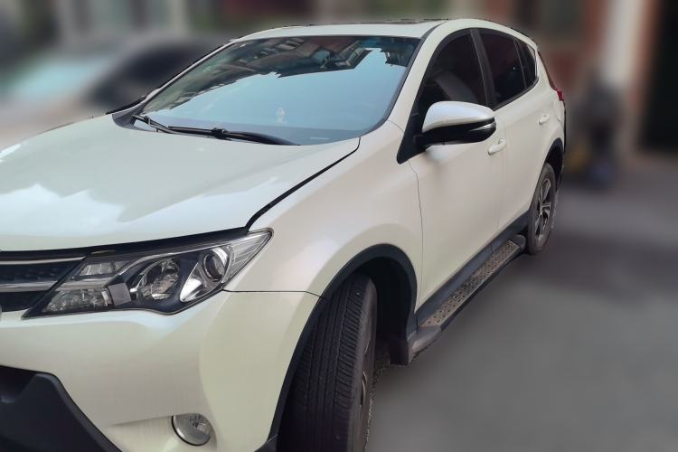Used Toyota RAV4 2015 2.0L CVT Two-Wheel Drive Fashion Edition