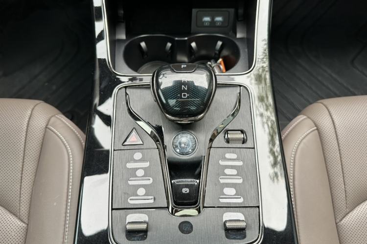 Used BYD Han 2020 DM Four-Wheel Drive Performance Edition Luxury Model Gear Lever