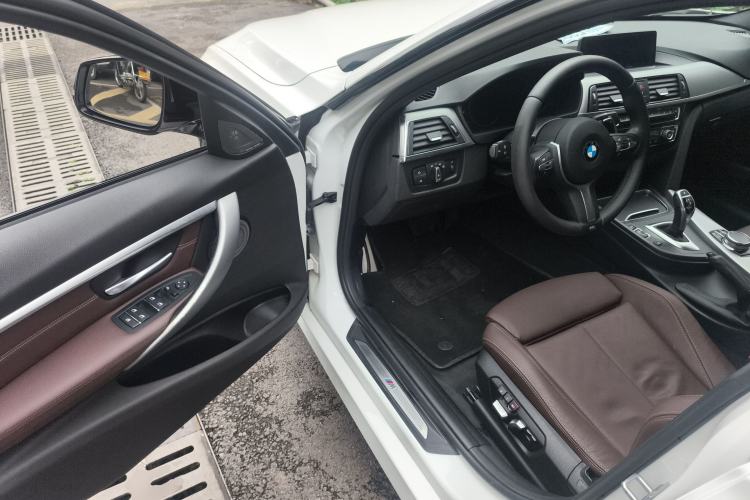 Used BMW 3 Series 2018 330i M Sport Night Edition Driver Seat