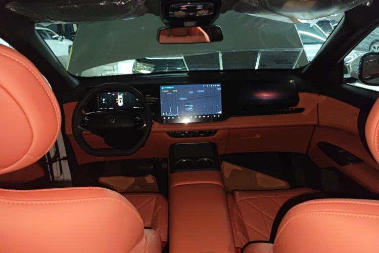 Used CHANGAN CS75 PLUS 2025 4th Generation 1.5T New Blue Whale Smart Luxury Edition Center Console