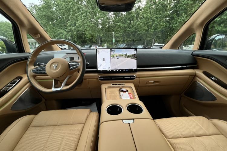 Used VOYAH Dream 2025 PHEV Four-Wheel-Drive Flagship Version – Qiankun Edition Interior 2