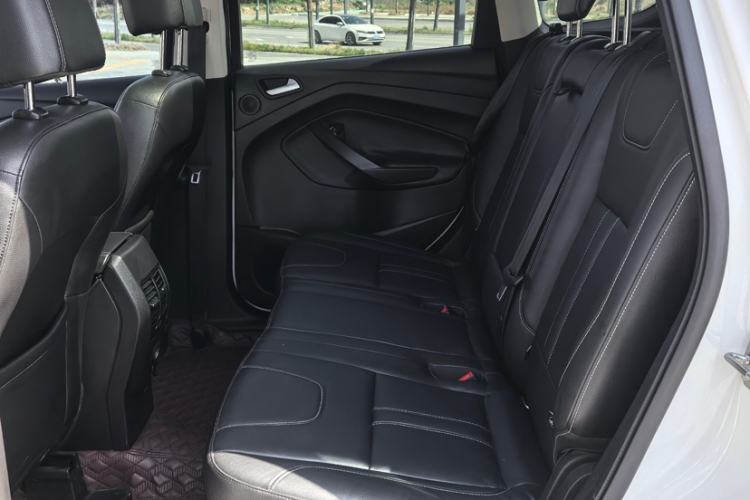 Used Ford Kuga 2015 2.0L GTDi Four-Wheel-Drive Sport Model Interior 1