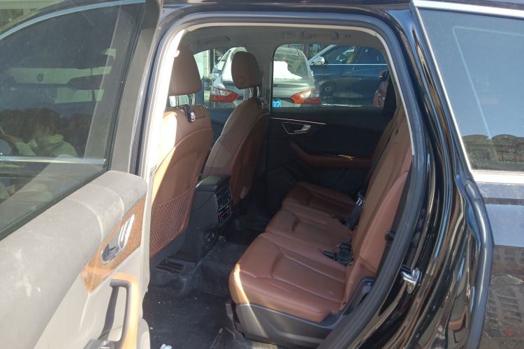 Used Audi Q7 2021 55 TFSI quattro S line Sport model
