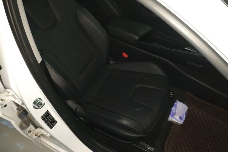 Used Hyundai Elantra 2023 1.5L CVT GLX Elite Edition Right Front Seat