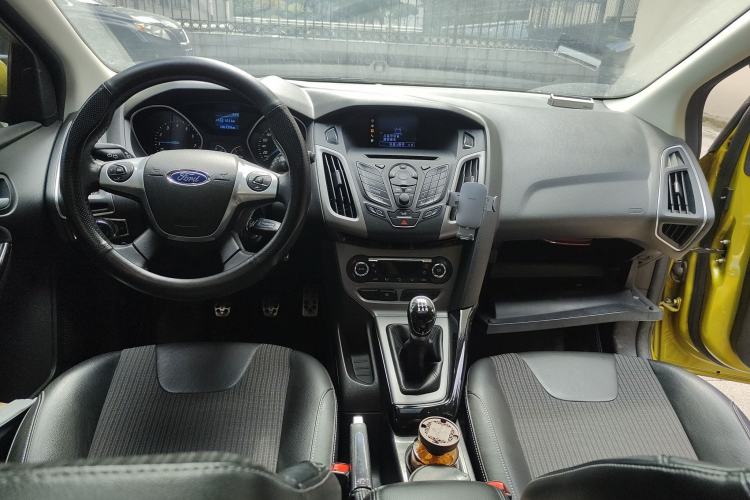 Used Ford Focus 2012 Hatchback 1.6L Manual Fashion Edition
