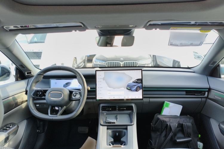 Used Lynk & Co 07 2024 EM-P 126 Long-Range Ultra Center Console