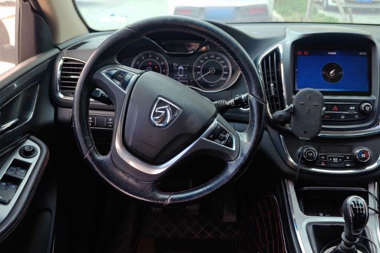 Used Baojun 560 2016 1.8L Manual Luxury Edition