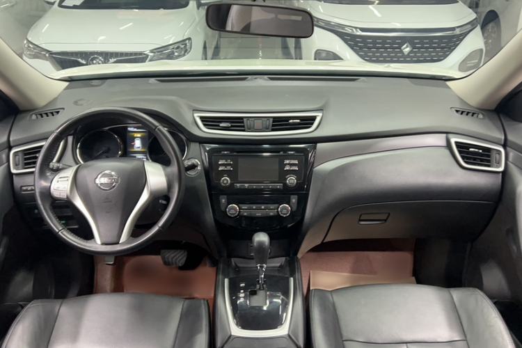 Used Nissan X-Trail 2014 2.0L CVT Comfort Edition 2WD Interior 3