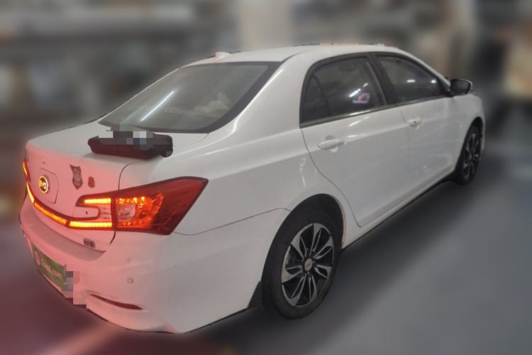 Used BYD Qin 2015 1.5T Dual-Crown Flagship Plus Edition