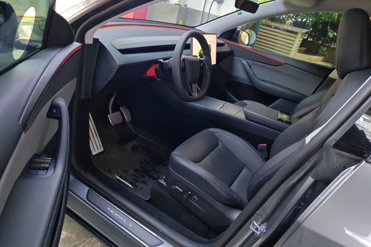 Used Tesla Model Y 2025 Rear-Wheel-Drive Version Driver Seat