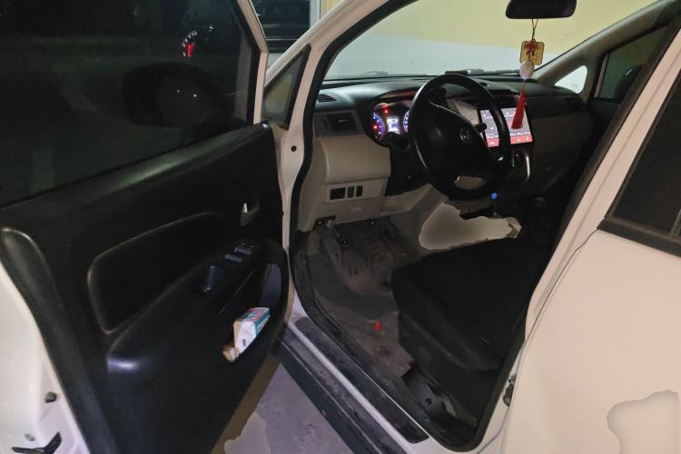 Used Venucia R50 2016 1.6L Manual Elite Edition
