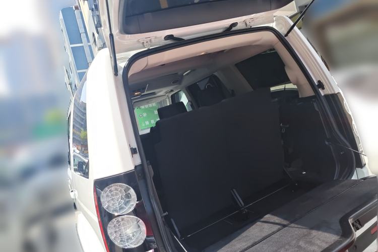 Used Land Rover Discovery 2015 3.0 SC V6 HSE Trunk