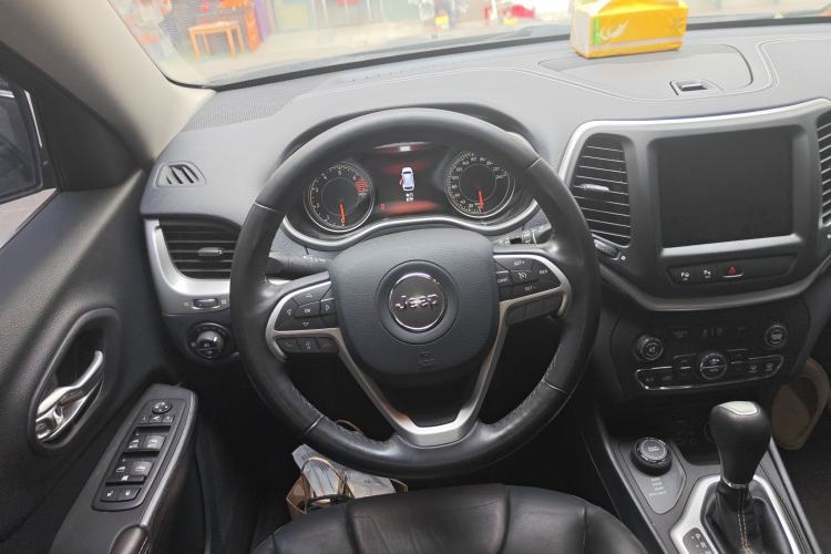 Used Jeep Cherokee 2016 2.4L Superior Edition