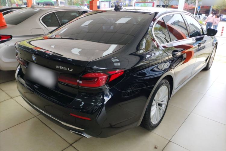 Used BMW 5 Series 2022 Restyled 525Li Luxury Package Rear Right 45 Deg