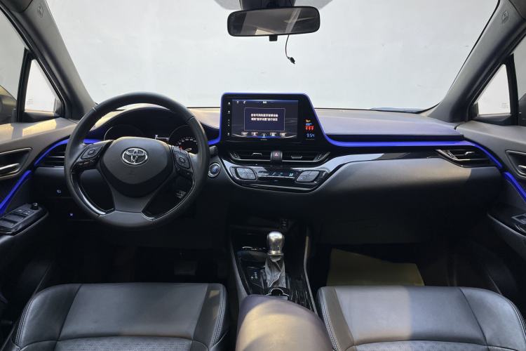 Used Toyota IZOA 2020 2.0L Yichi Version Interior 2