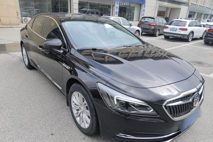 Used Buick LaCrosse 2018 20T Elite Edition Front Right 45 Deg