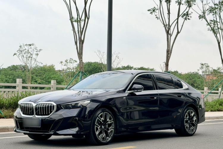 Used BMW 5 Series 2025 530Li Luxury Edition M Sport Package