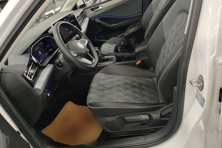 Used Volkswagen Sagitar 2025 300TSI DSG Excellence Edition Left Front Seat