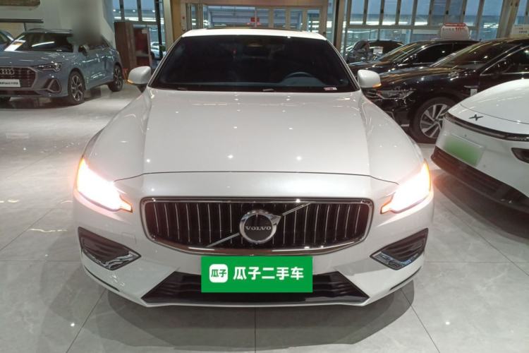 Used Volvo S60 2023 B4 Zhiyuan Luxury Edition
