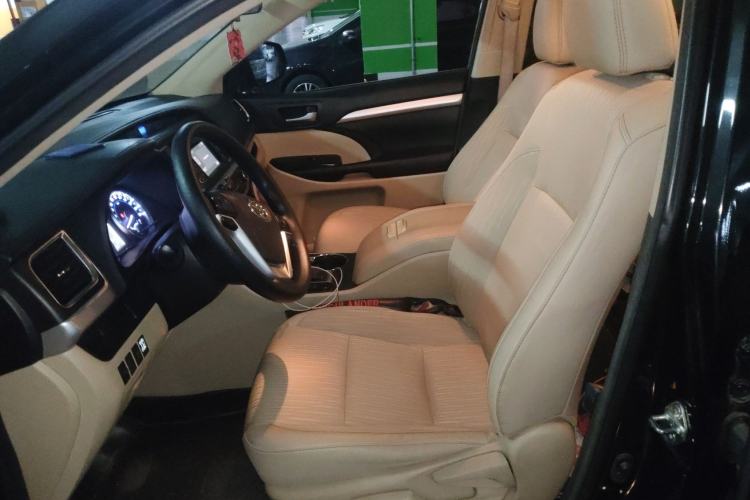 Used Toyota Highlander 2018 2.0T Two-Wheel Drive Elite Edition 5 Seats Emission Standard China V Left Front Seat