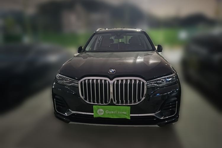 Used BMW X7 2022 xDrive40i Luxury Package with Leading Features Front
