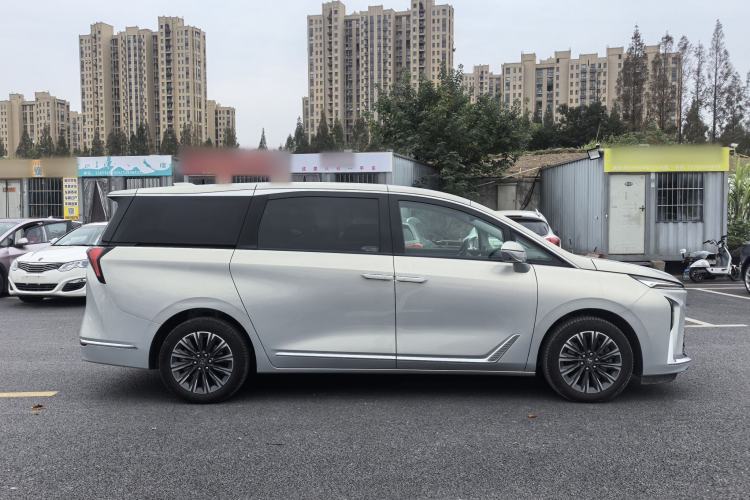 Used Buick GL8 2025 Lu Zun Deluxe Edition Exterior 4