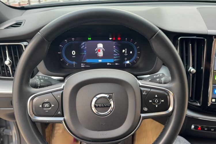 Used Volvo XC60 2023 B5 4x4 Smart Luxury Edition
