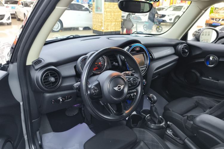 Used MINI 2016 1.5T COOPER Center Console