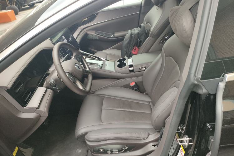 Used Denza Z9 2024 1100 km Four-Wheel Drive Max Version