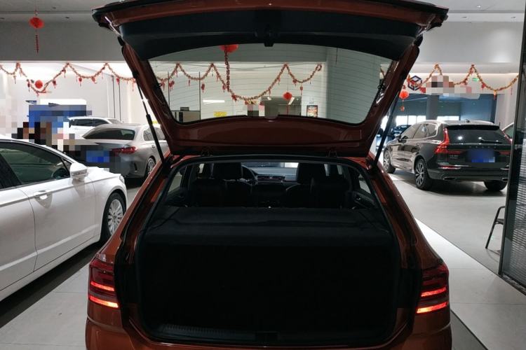 Used Volkswagen Santana 2018 Haval H9 1.5L Automatic Comfort Edition Trunk