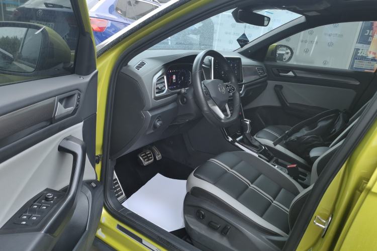 Used Volkswagen T-ROC 2023 300TSI DSG Two-Wheel Drive Starlight Edition
