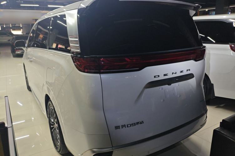 Used Denza D9 2022 DM-i 970 Four-Wheel Drive Flagship Model