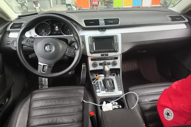 Used Volkswagen FAW-Volkswagen CC 2018 1.8TSI Luxury Model Center Console
