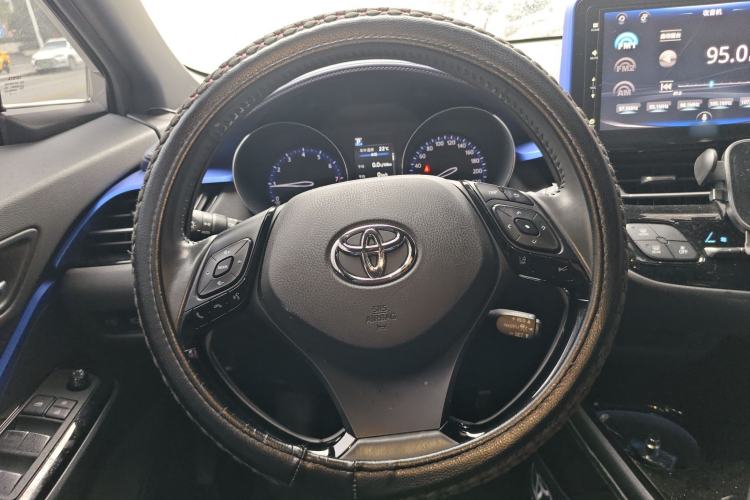 Used Toyota IZOA 2018 2.0L Yichi Version China VI Standard