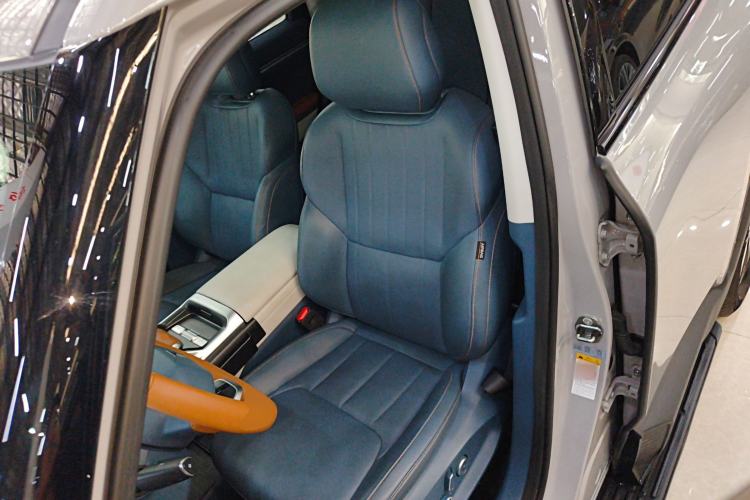 Used Deepal G318 2024 Four-Wheel-Drive Air Suspension Model
