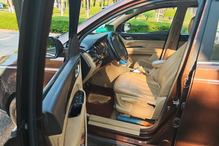 Used Baojun 730 2016 1.5T Manual Luxury Edition 7 Seats