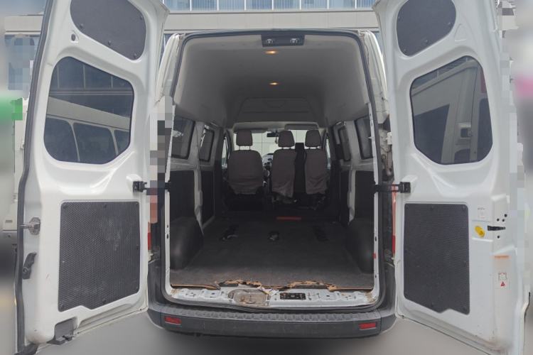 Used Ford Transit 2020 2.0T Diesel Multi-Function Commercial Vehicle Mid-Chassis Low-Roof Design with Dual Rear Doors Meeting China VI Emission Standards