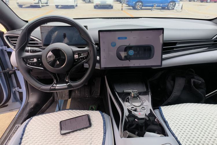 Used BYD Seal 2022 550 km Standard Range Rear-Wheel Drive Elite Version Center Console